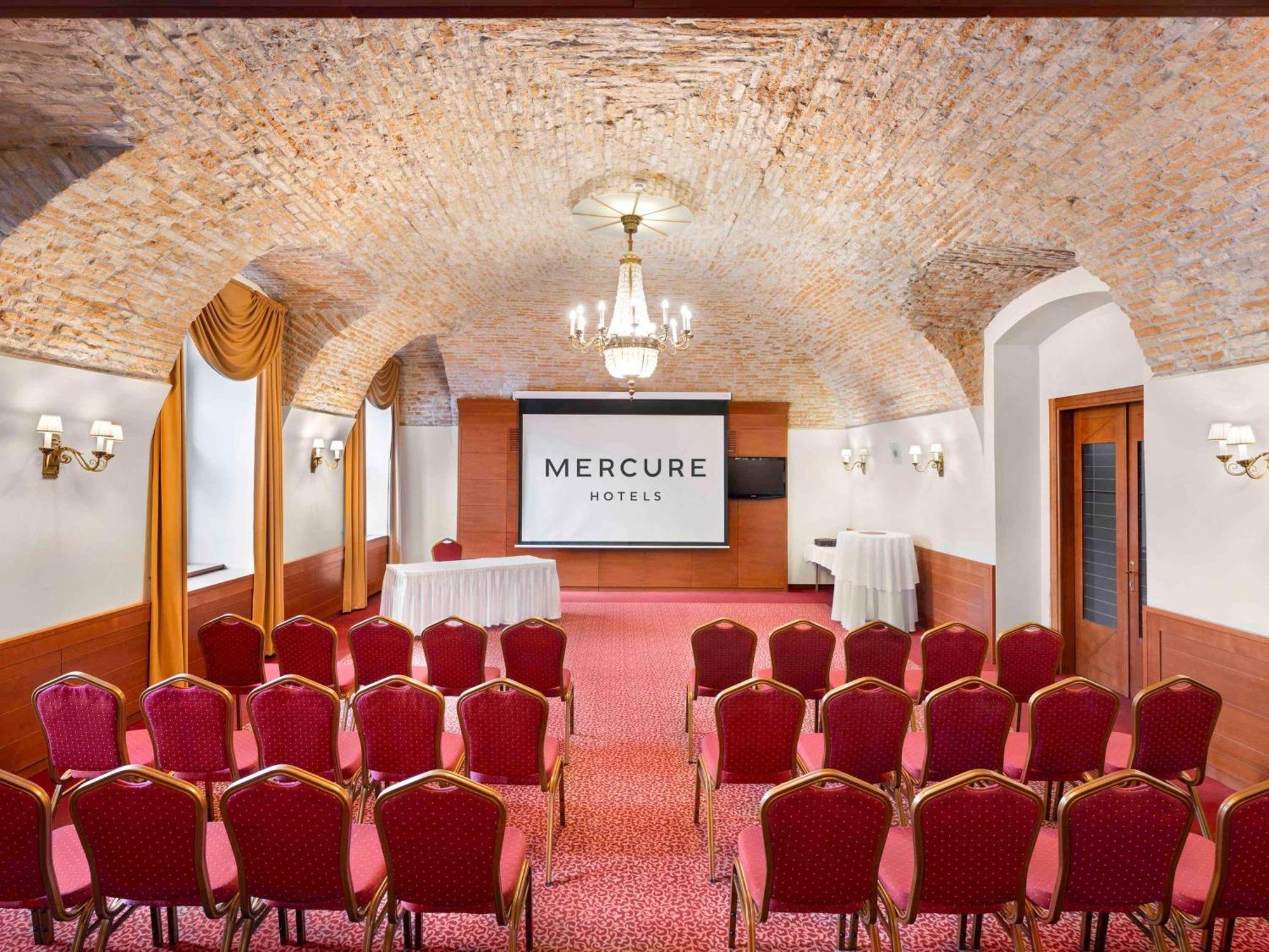 Mercure Szekesfehervar Magyar Kiraly 외부 사진