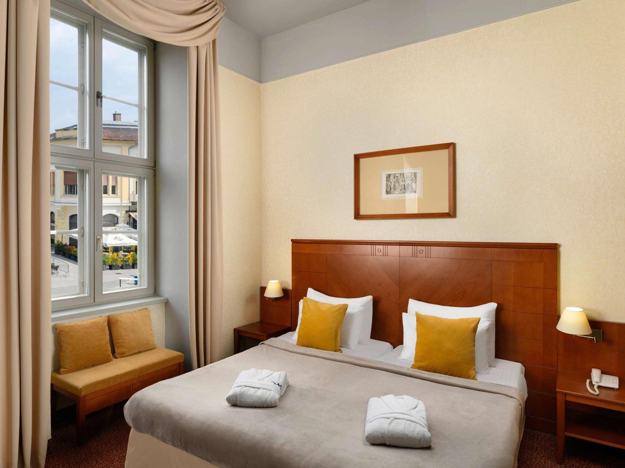 Mercure Szekesfehervar Magyar Kiraly 외부 사진