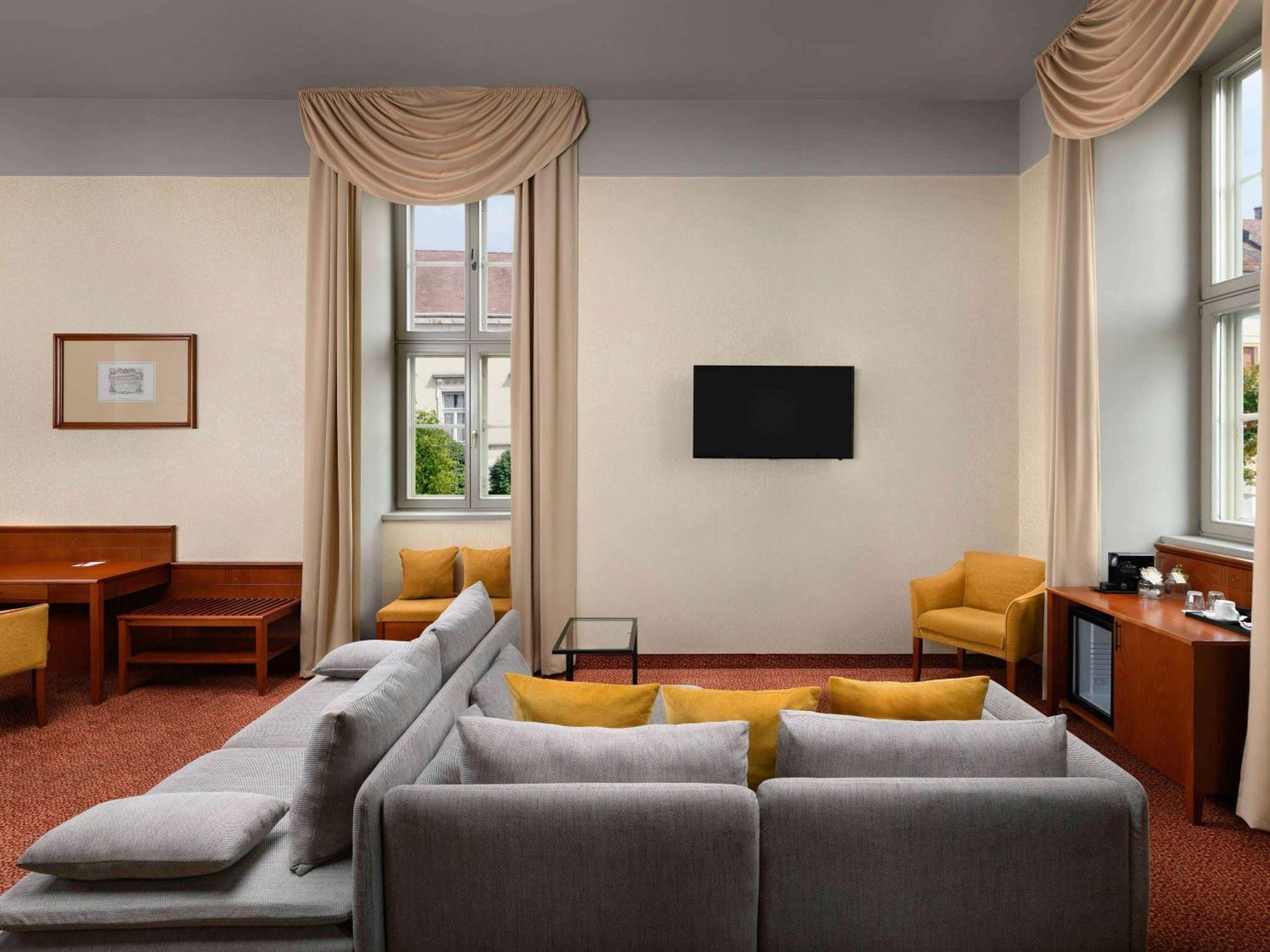 Mercure Szekesfehervar Magyar Kiraly 외부 사진