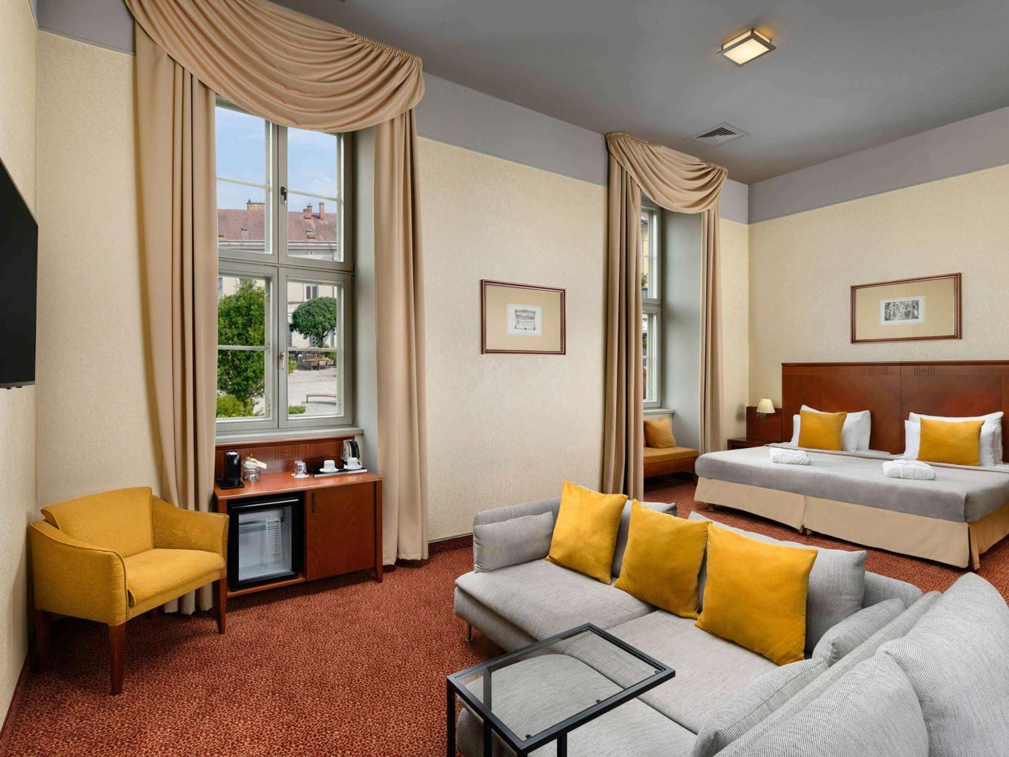 Mercure Szekesfehervar Magyar Kiraly 외부 사진