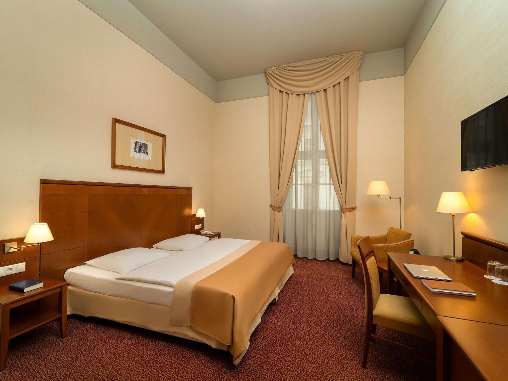 Mercure Szekesfehervar Magyar Kiraly 외부 사진